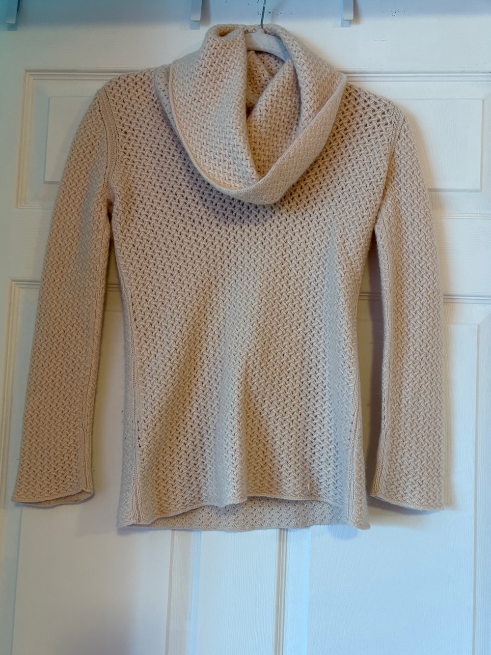Neiman Marcus 100% Cashmere Cowl Neck Sweater in Cream